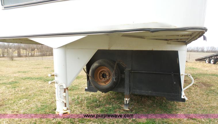 image for item BI9215 1988 Sundowner horse/car enclosed trailer