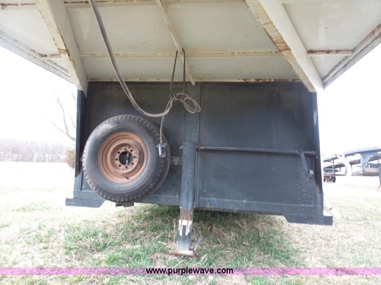 image for item BI9215 1988 Sundowner horse/car enclosed trailer