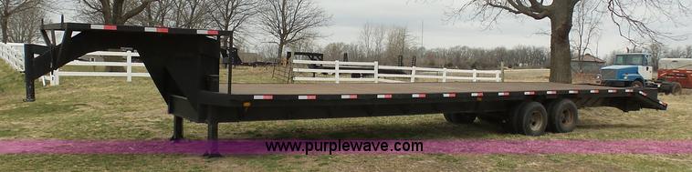 image for item BI9216 1979 WW equipment trailer