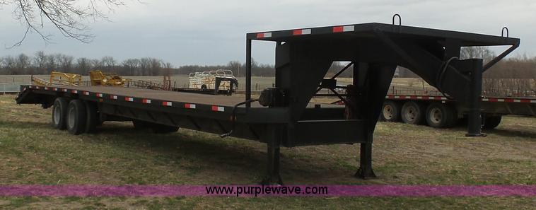 image for item BI9216 1979 WW equipment trailer