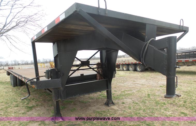 image for item BI9216 1979 WW equipment trailer
