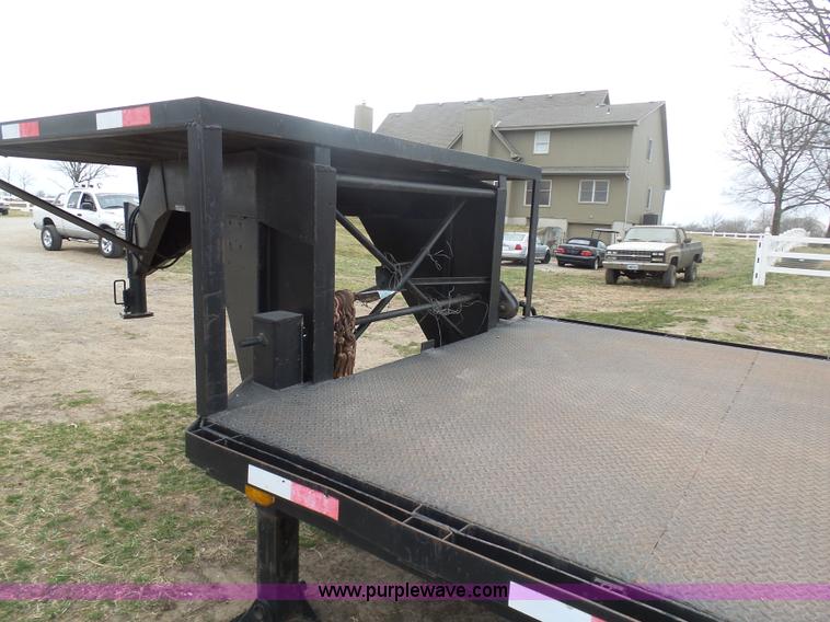 image for item BI9216 1979 WW equipment trailer
