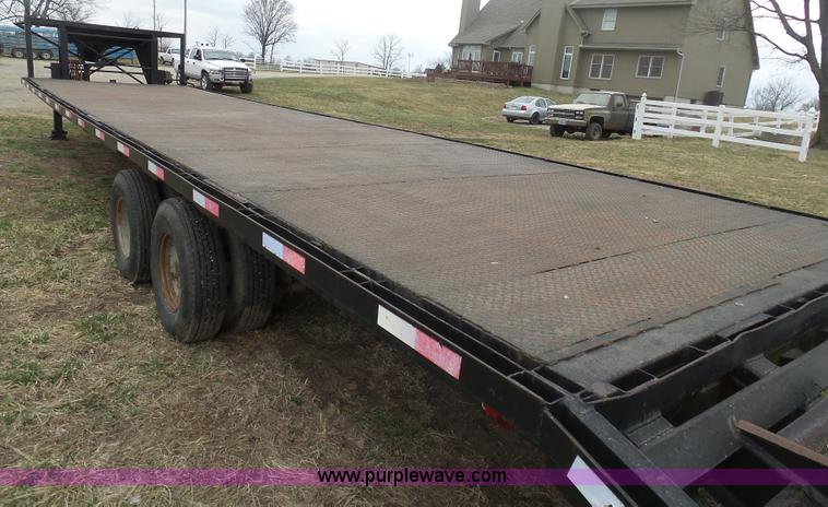 image for item BI9216 1979 WW equipment trailer
