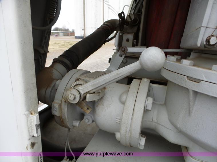 image for item BL9623 1992 Chevrolet Kodiak fuel truck