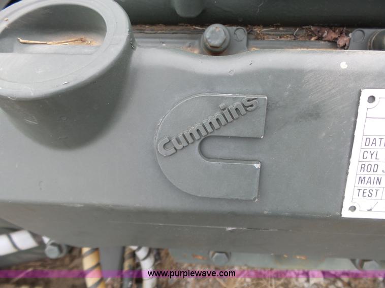 image for item C9719 Cummins V6 diesel engine