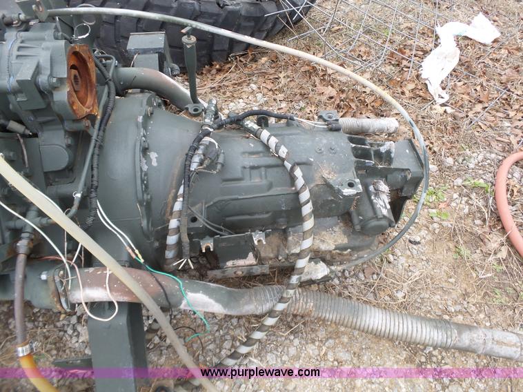 image for item C9719 Cummins V6 diesel engine