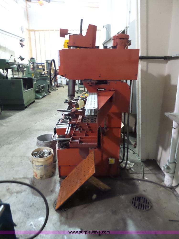 image for item CD9774 1990 Serdi 100 valve seat machine