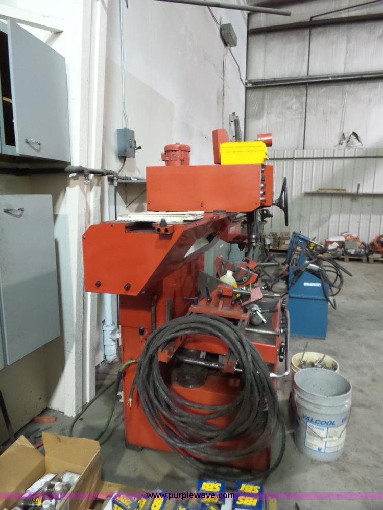 image for item CD9774 1990 Serdi 100 valve seat machine