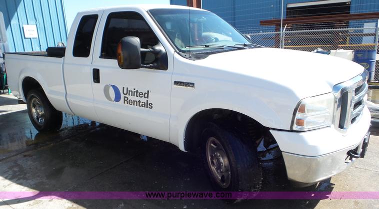 image for item CD9917 2006 Ford F250 Ext. Cab pickup truck