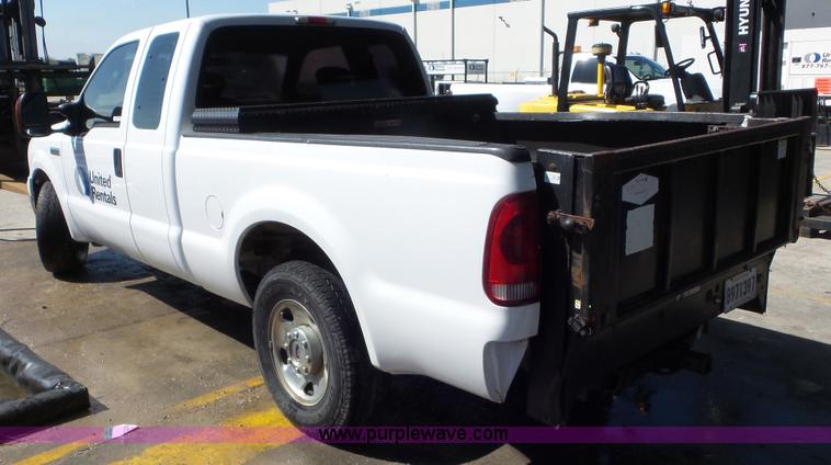 image for item CD9917 2006 Ford F250 Ext. Cab pickup truck