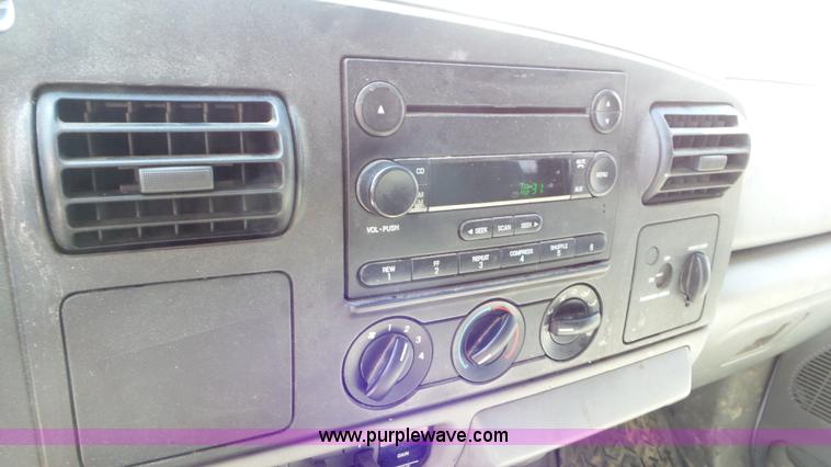 image for item CD9917 2006 Ford F250 Ext. Cab pickup truck