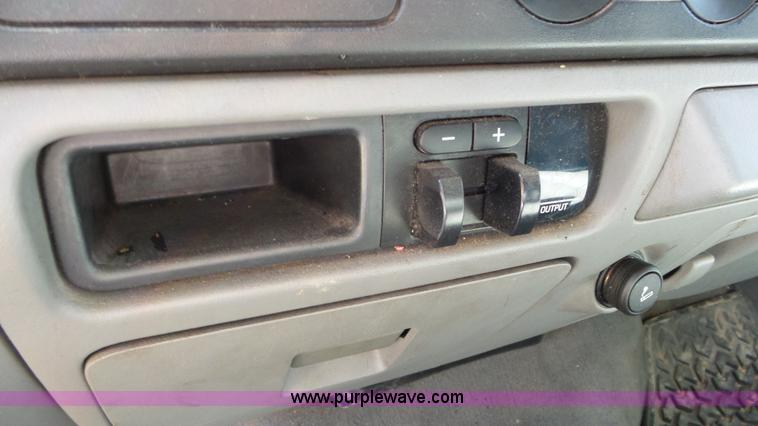 image for item CD9917 2006 Ford F250 Ext. Cab pickup truck