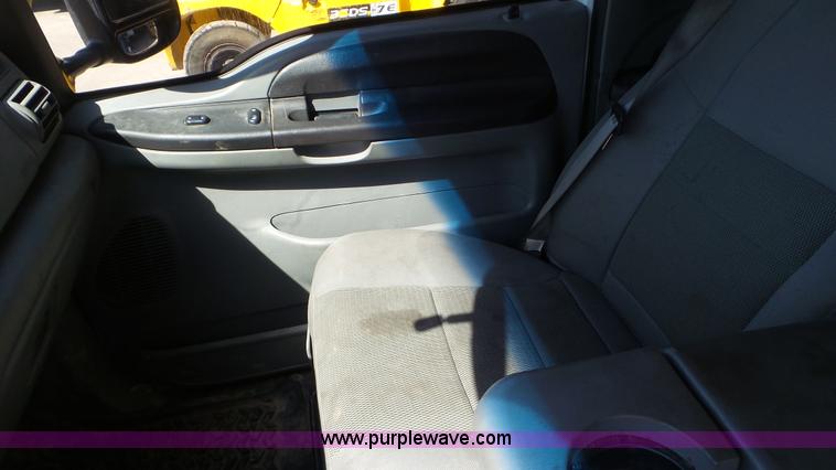 image for item CD9917 2006 Ford F250 Ext. Cab pickup truck