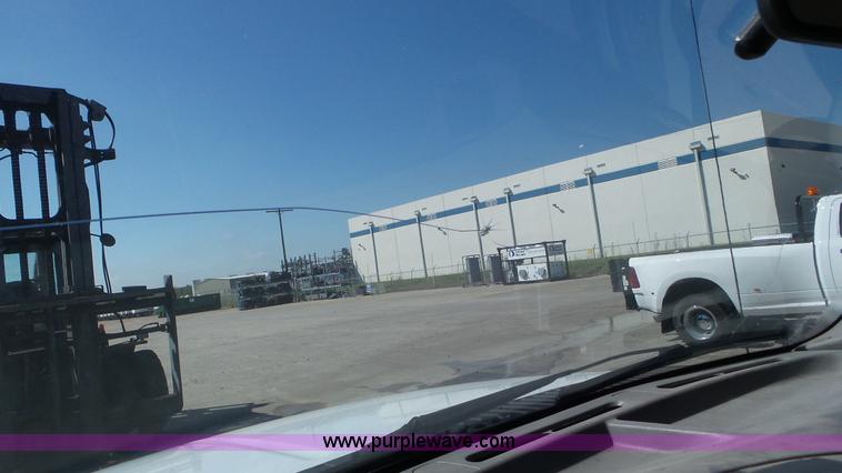 image for item CD9917 2006 Ford F250 Ext. Cab pickup truck