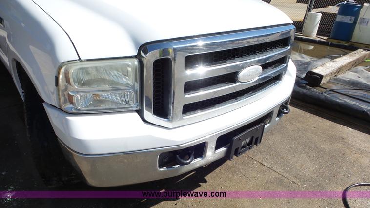 image for item CD9917 2006 Ford F250 Ext. Cab pickup truck
