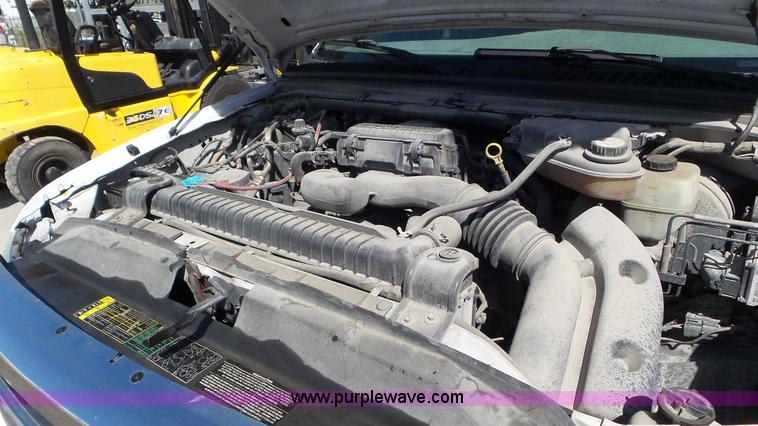 image for item CD9917 2006 Ford F250 Ext. Cab pickup truck