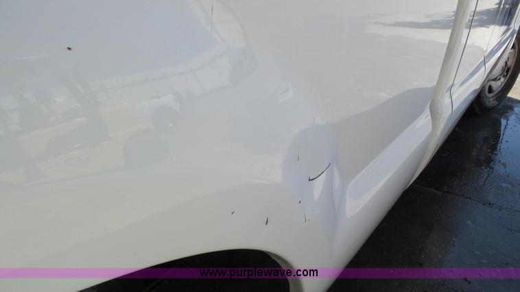 image for item CD9917 2006 Ford F250 Ext. Cab pickup truck