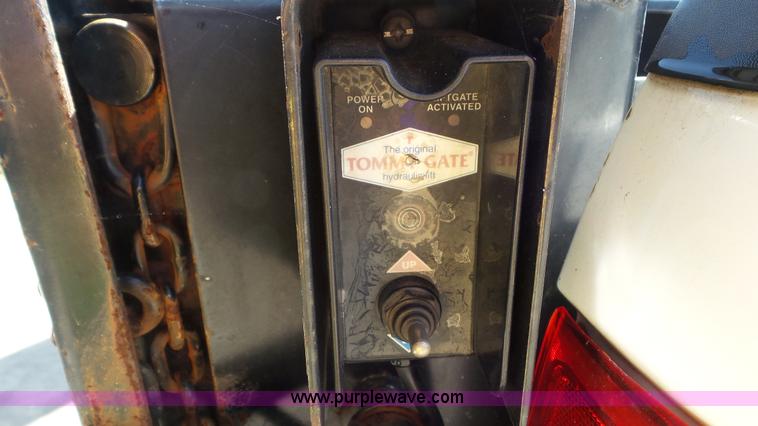 image for item CD9917 2006 Ford F250 Ext. Cab pickup truck