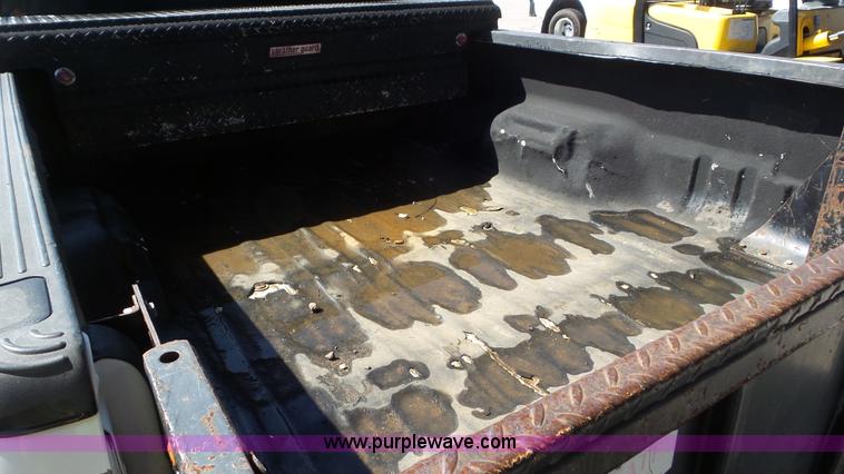 image for item CD9917 2006 Ford F250 Ext. Cab pickup truck