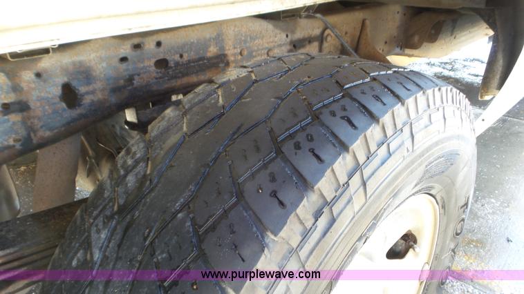 image for item CD9917 2006 Ford F250 Ext. Cab pickup truck