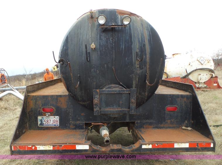 image for item F6571 1990 International 4700 vacuum truck