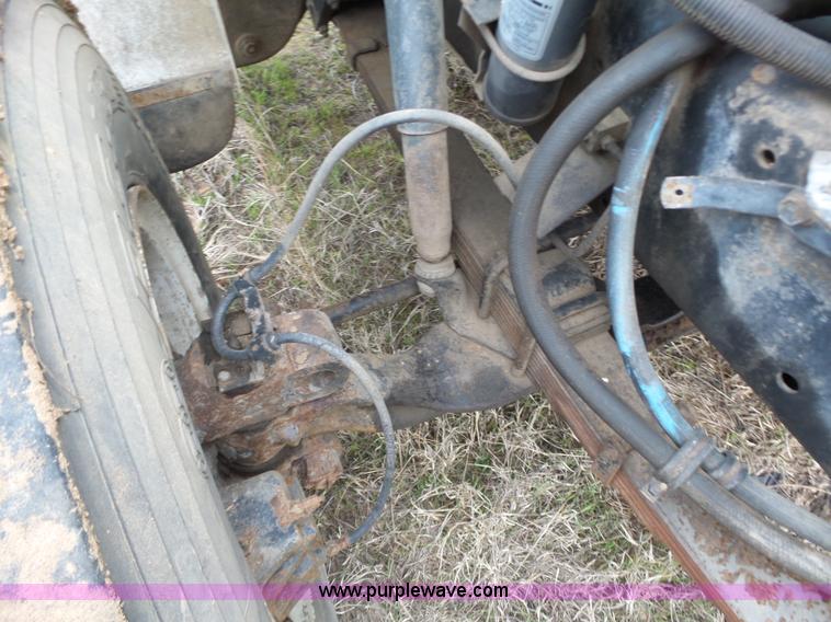 image for item F6571 1990 International 4700 vacuum truck