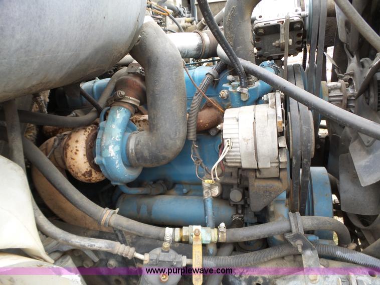 image for item F6571 1990 International 4700 vacuum truck