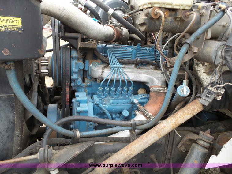 image for item F6571 1990 International 4700 vacuum truck