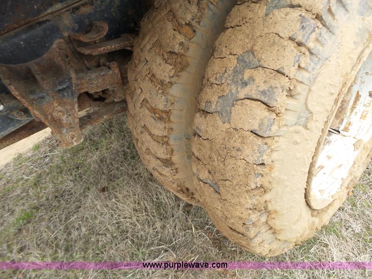 image for item F6571 1990 International 4700 vacuum truck