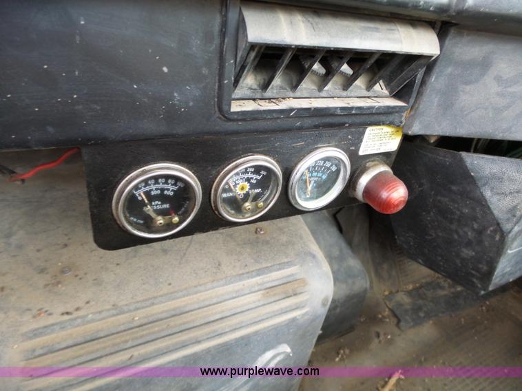 image for item F6571 1990 International 4700 vacuum truck