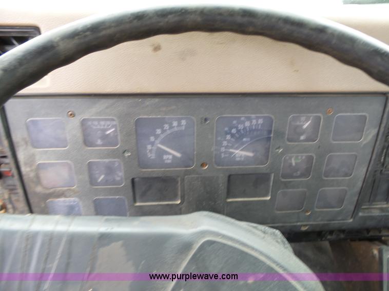 image for item F6571 1990 International 4700 vacuum truck