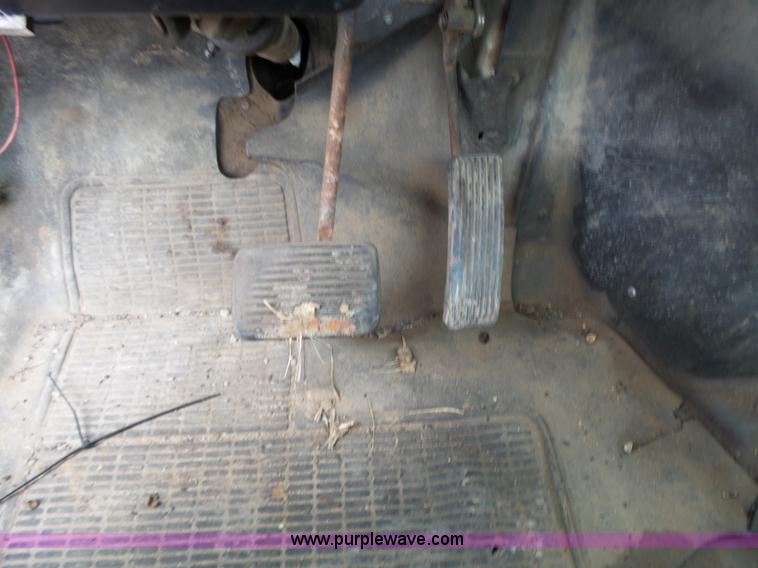 image for item F6571 1990 International 4700 vacuum truck