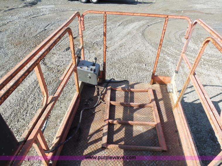 image for item G3708 JLG 26MRT scissor lift