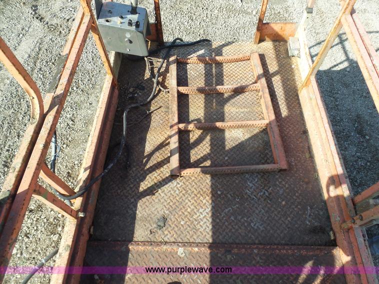 image for item G3708 JLG 26MRT scissor lift