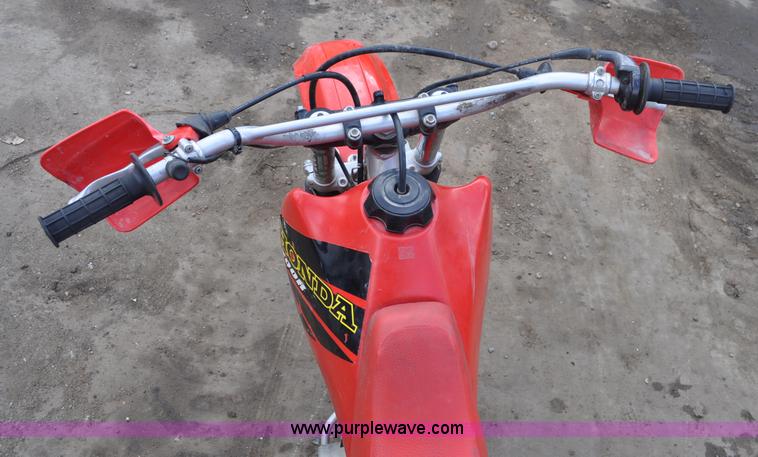 image for item G7317 2001 Honda XR200R motorcycle