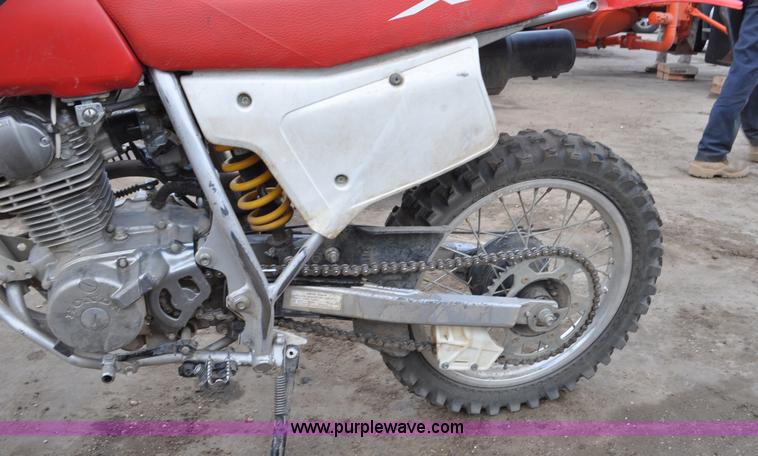 image for item G7317 2001 Honda XR200R motorcycle