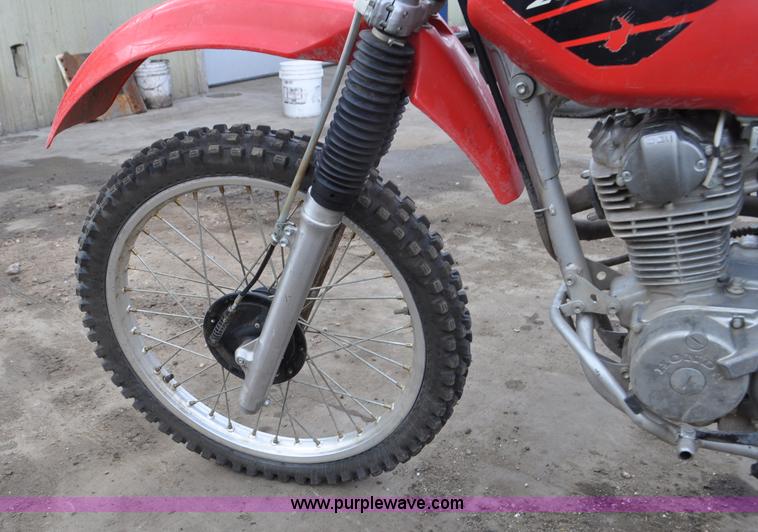 image for item G7317 2001 Honda XR200R motorcycle