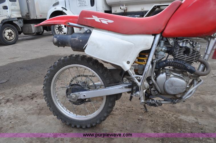 image for item G7317 2001 Honda XR200R motorcycle