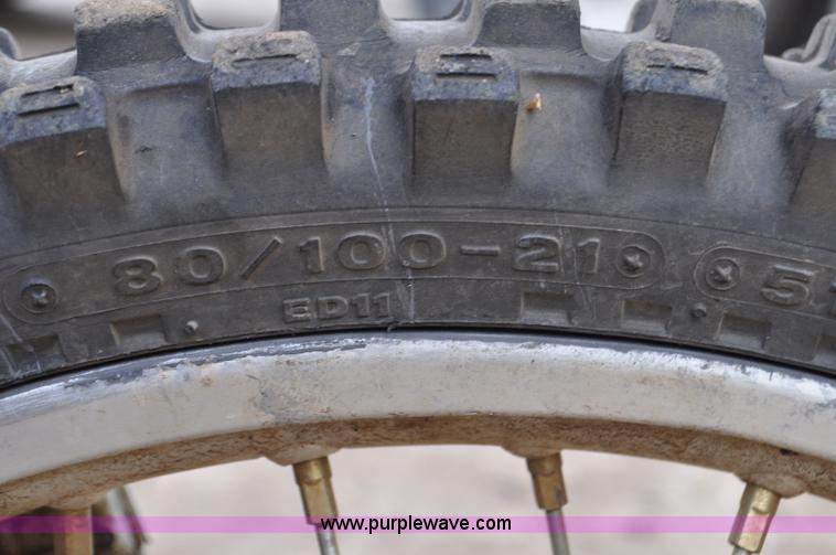 image for item G7317 2001 Honda XR200R motorcycle