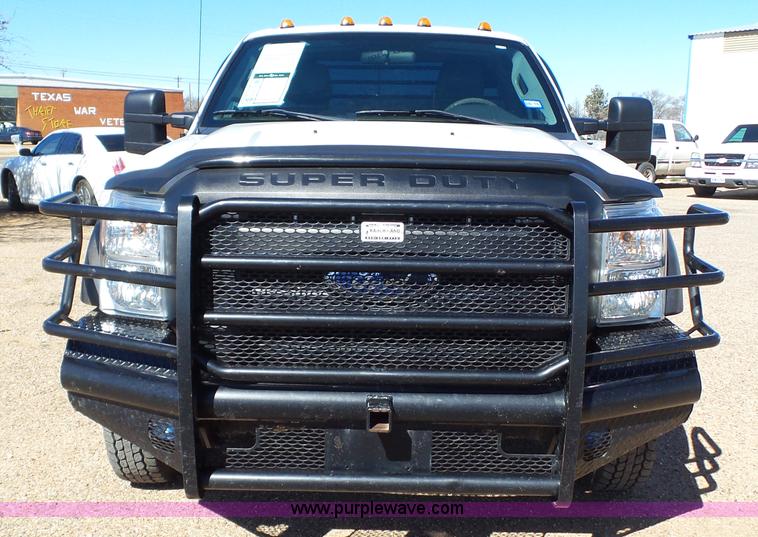 image for item J1252 2011 Ford F550 flatbed truck