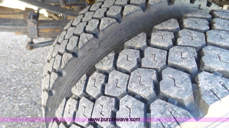 image for item J1252 2011 Ford F550 flatbed truck