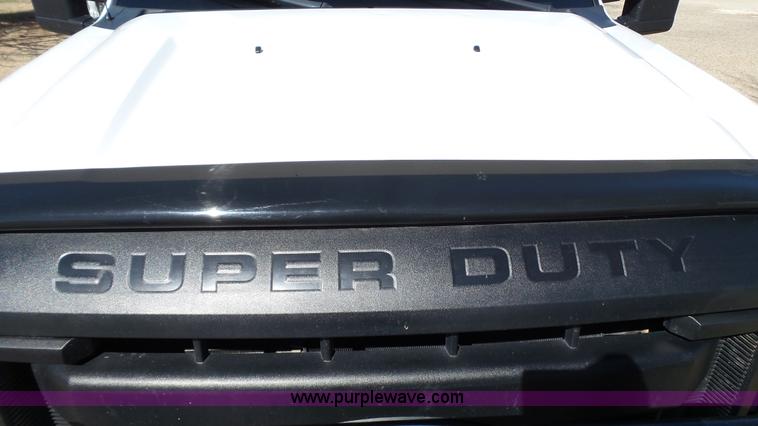 image for item J1252 2011 Ford F550 flatbed truck