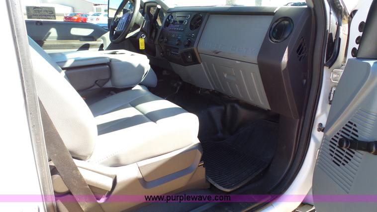 image for item J1252 2011 Ford F550 flatbed truck