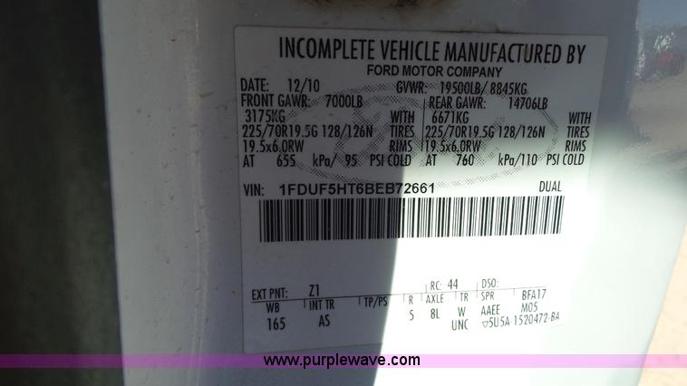 image for item J1252 2011 Ford F550 flatbed truck