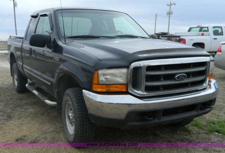 image for item J5138 2000 Ford F250 Super Duty Lariat SuperCab pickup truck