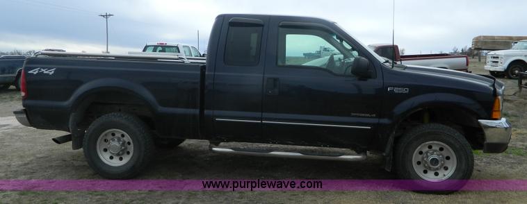 image for item J5138 2000 Ford F250 Super Duty Lariat SuperCab pickup truck