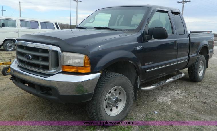 image for item J5138 2000 Ford F250 Super Duty Lariat SuperCab pickup truck