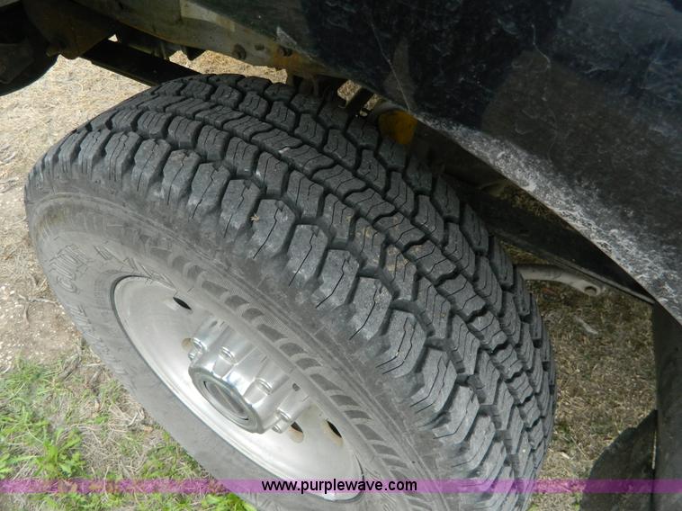 image for item J5138 2000 Ford F250 Super Duty Lariat SuperCab pickup truck