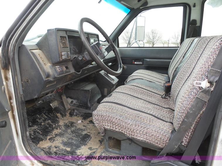 image for item J6191 1997 GMC C7500 service truck