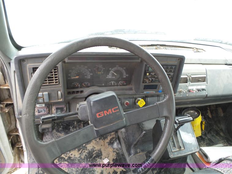 image for item J6191 1997 GMC C7500 service truck